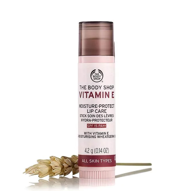 The Body Shop Vitamin E Moisture-Protect Lip Care SPF 15 PA++ 4.2 g.